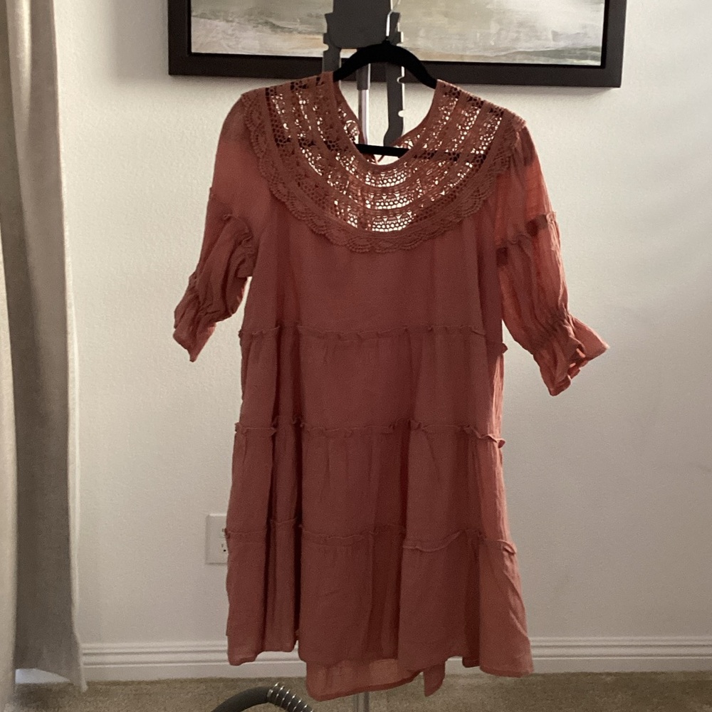 Elegant Lace-Trimmed Midi Dress in Dusty Rose